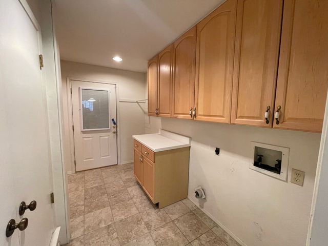 1905 Fox Hill Court, Arlington, TX 76015