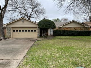1905 Fox Hill Court, Arlington, TX 76015