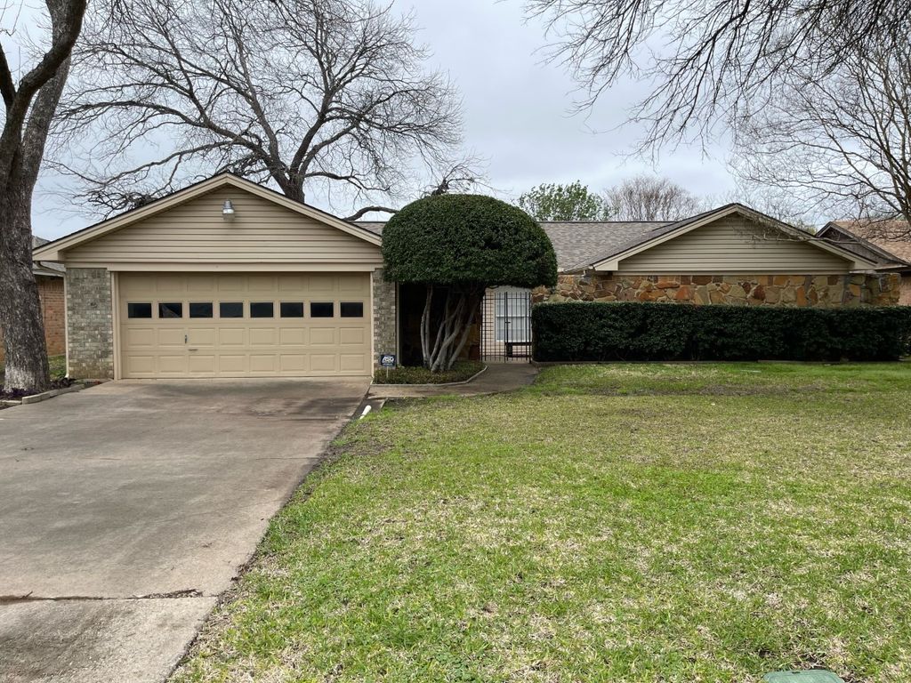 1905 Fox Hill Court, Arlington, TX 76015