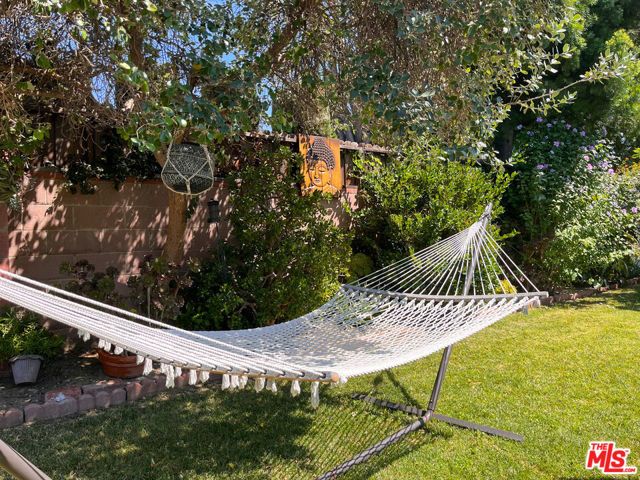 19917 Stagg Street, Winnetka (los Angeles), CA 91306