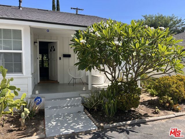 19917 Stagg Street, Winnetka (los Angeles), CA 91306