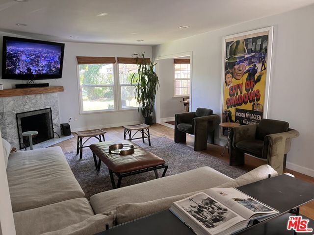 19917 Stagg Street, Winnetka (los Angeles), CA 91306