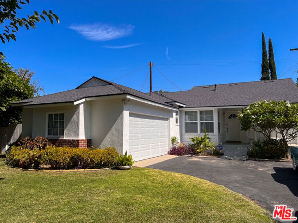 19917 Stagg Street, Winnetka (los Angeles), CA 91306