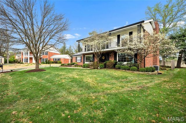 166 Saddleford Drive, Chesterfield, MO 63017