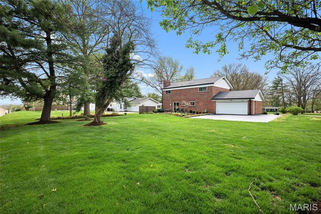 166 Saddleford Drive, Chesterfield, MO 63017