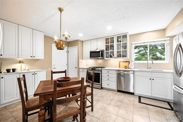 166 Saddleford Drive, Chesterfield, MO 63017