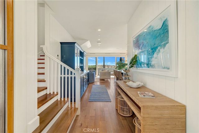 114 Oceanfront E, Newport Beach, CA 92661