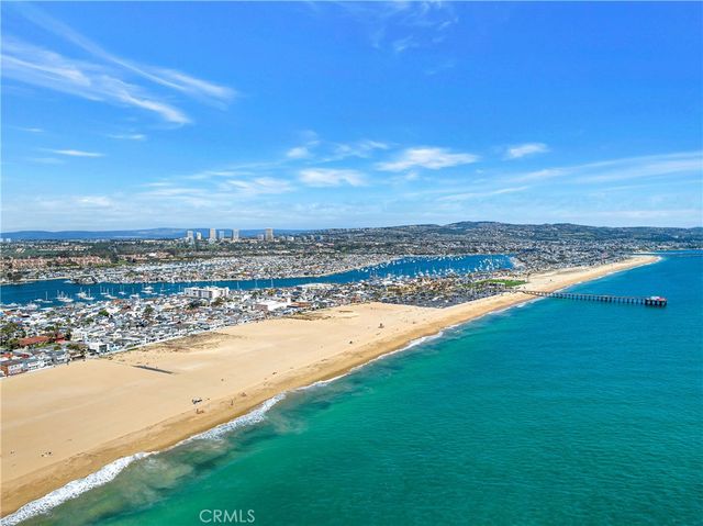 114 Oceanfront E, Newport Beach, CA 92661