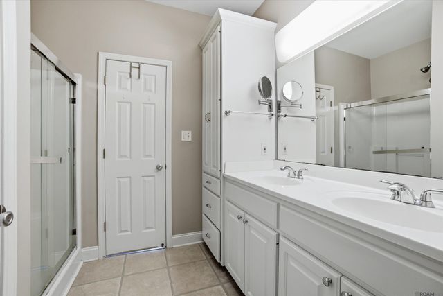 10375 Old Field Rd, St Francisville, LA 70775