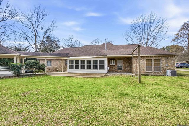 10375 Old Field Rd, St Francisville, LA 70775