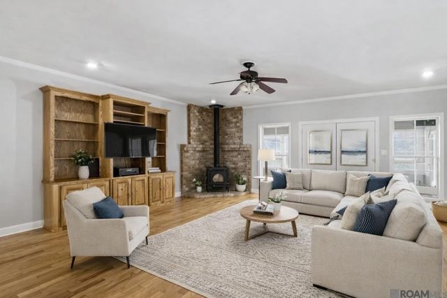 10375 Old Field Rd, St Francisville, LA 70775