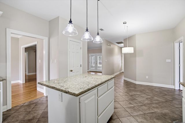 10375 Old Field Rd, St Francisville, LA 70775