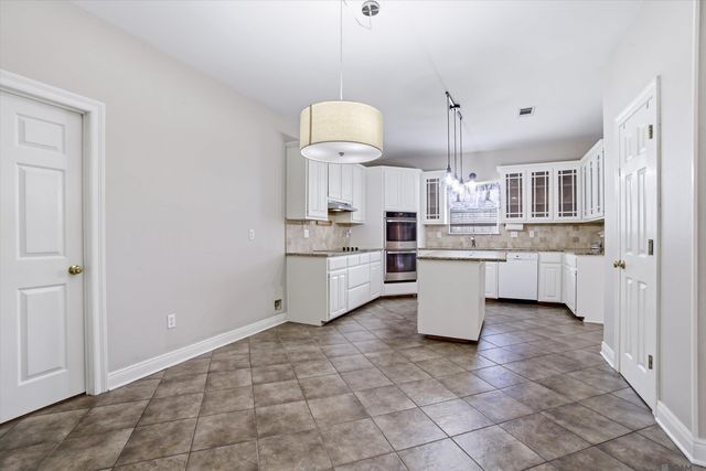 10375 Old Field Rd, St Francisville, LA 70775