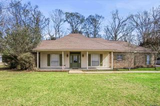 10375 Old Field Rd, St Francisville, LA 70775