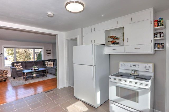 2125 Fairmont STREET, Manitowoc, WI 54220