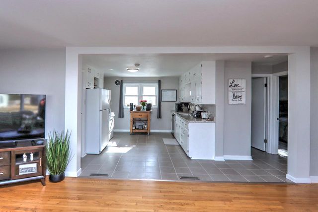 2125 Fairmont STREET, Manitowoc, WI 54220