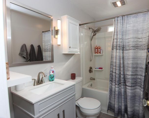 2125 Fairmont STREET, Manitowoc, WI 54220