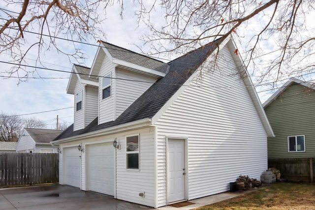 2125 Fairmont STREET, Manitowoc, WI 54220