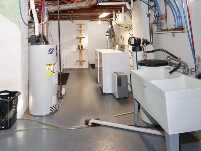 2125 Fairmont STREET, Manitowoc, WI 54220