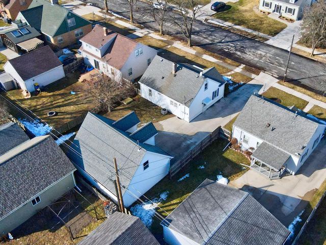 2125 Fairmont STREET, Manitowoc, WI 54220