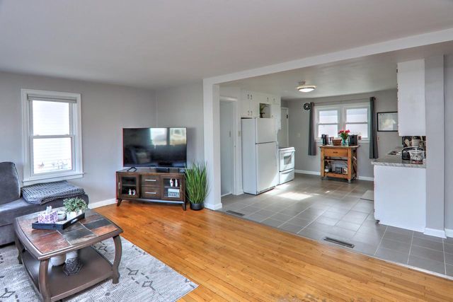 2125 Fairmont STREET, Manitowoc, WI 54220