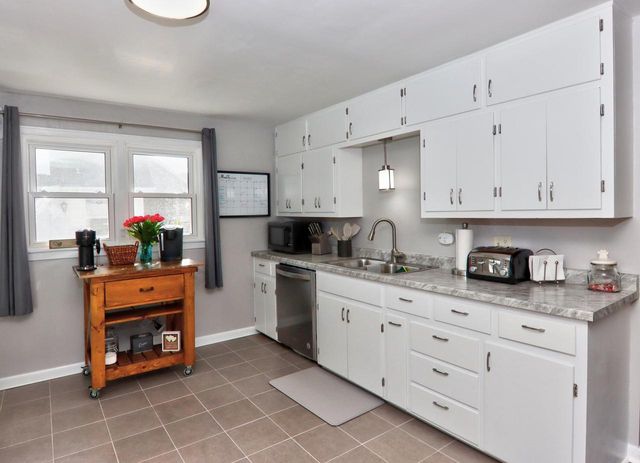 2125 Fairmont STREET, Manitowoc, WI 54220