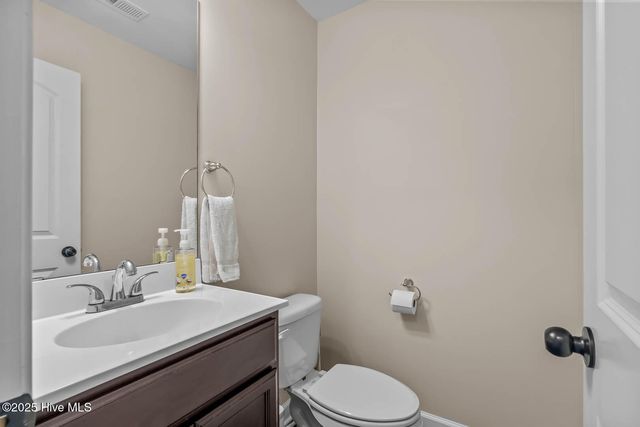 111 Barnhouse Road, Jacksonville, NC 28546