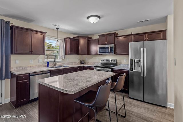 111 Barnhouse Road, Jacksonville, NC 28546