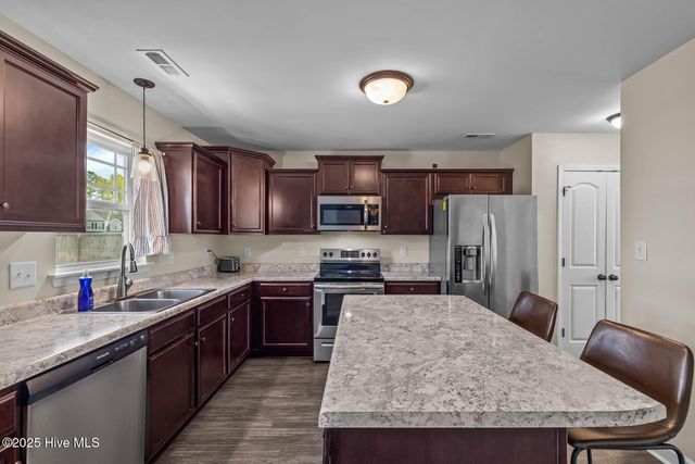 111 Barnhouse Road, Jacksonville, NC 28546