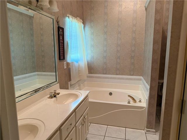 242 Pebble Creek Drive, Mcdonough, GA 30253