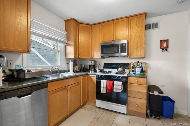150 Adelphi Avenue 150-152, Harrison, NY 10528