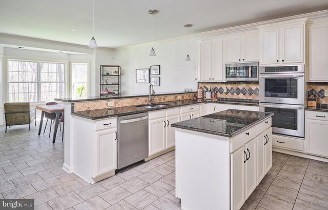 204 RIVERWOODS DR, New Hope, PA 18938