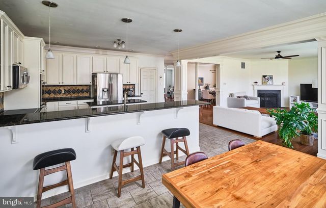 204 RIVERWOODS DR, New Hope, PA 18938