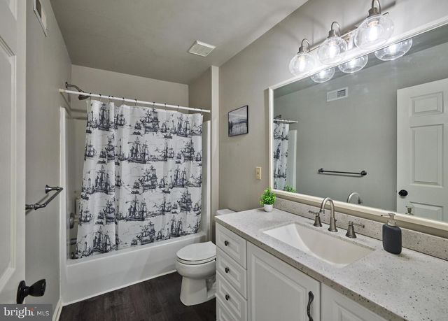 204 RIVERWOODS DR, New Hope, PA 18938