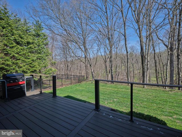 204 RIVERWOODS DR, New Hope, PA 18938