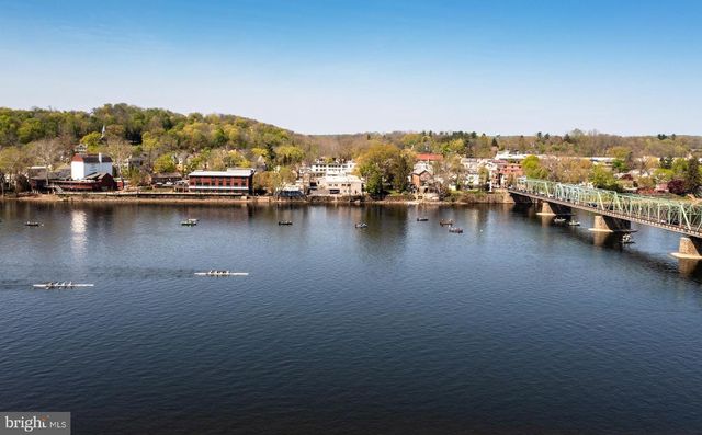 204 RIVERWOODS DR, New Hope, PA 18938
