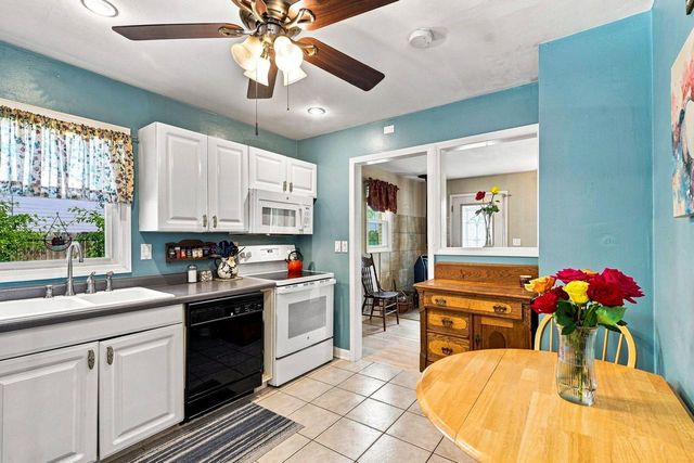 2714 Sunrise ROAD, Racine, WI 53402