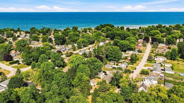 2714 Sunrise ROAD, Racine, WI 53402