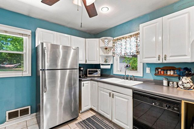 2714 Sunrise ROAD, Racine, WI 53402