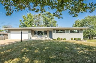9879 Amberley Drive, Crestwood, MO 63126