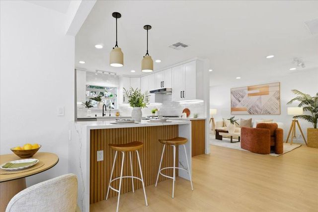 992 Hibiscus Lane, San Jose, CA 95117