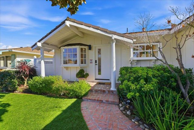 992 Hibiscus Lane, San Jose, CA 95117