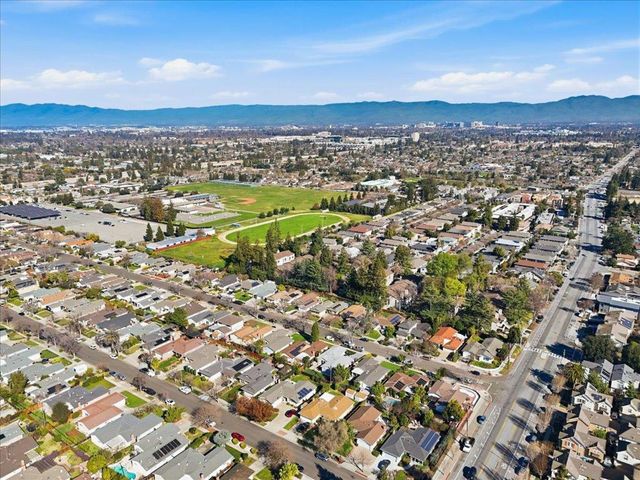 992 Hibiscus Lane, San Jose, CA 95117