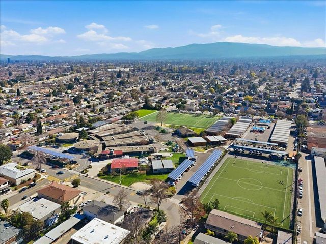 992 Hibiscus Lane, San Jose, CA 95117