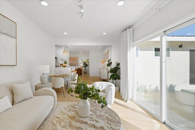 992 Hibiscus Lane, San Jose, CA 95117