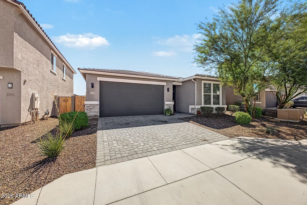 12321 W STELLA Lane, Litchfield Park, AZ 85340 — photo 4
