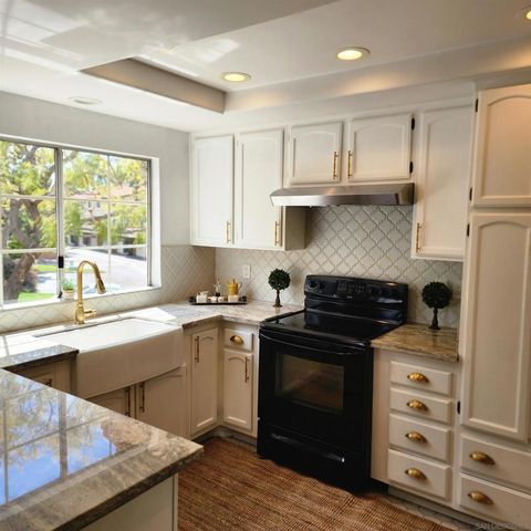 4050 Porte de Palmas 26, San Diego, CA 92122