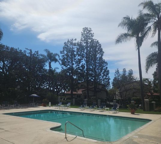 4050 Porte de Palmas 26, San Diego, CA 92122