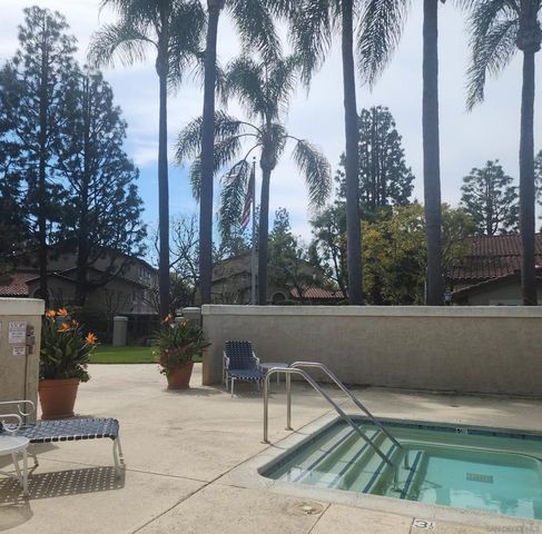 4050 Porte de Palmas 26, San Diego, CA 92122