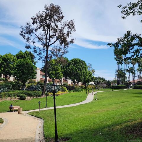 4050 Porte de Palmas 26, San Diego, CA 92122